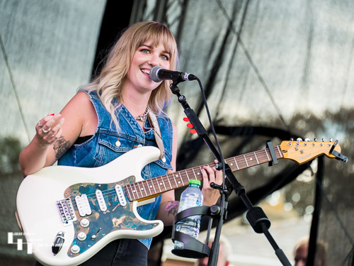 Lianne Kaye on vocals & guitar