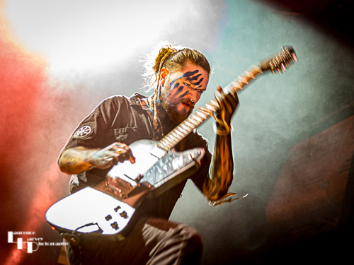 Arran Tarvet on guitar