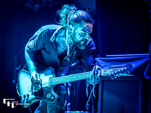 Arran Tarvet on guitar