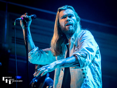 Leon Hunter on vocals