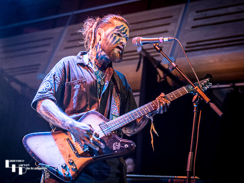 Arran Tarvet on guitar