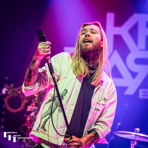 Leon Hunter on vocals