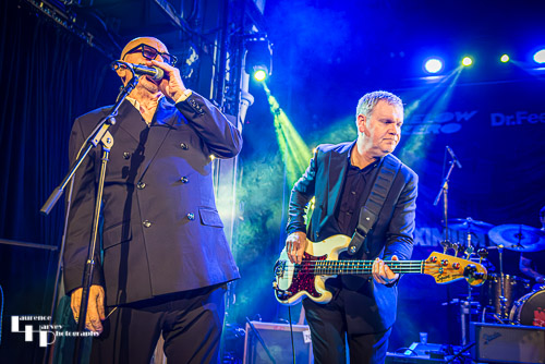 Mark Feltham on vocals & harmonica, Anthony Harty on bass