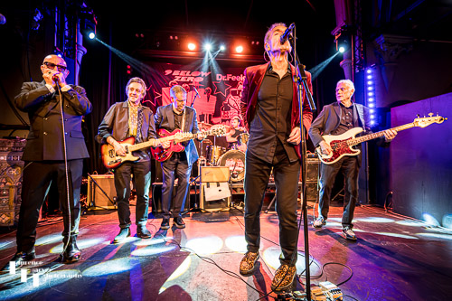 Grand finale: Dr. Feelgood & Nine Below Zero on-stage