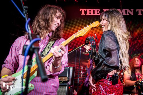 Megan Kane on vocals, Will Tipton on guitar