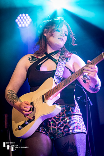 Lorna Lynne on vocals & guitar