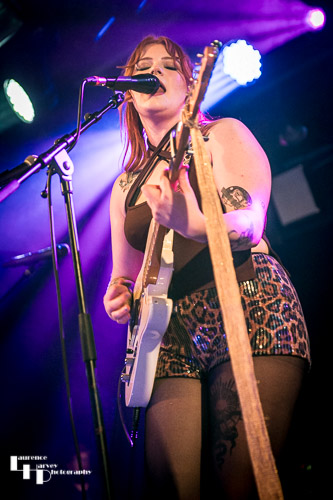 Lorna Lynne on vocals & guitar