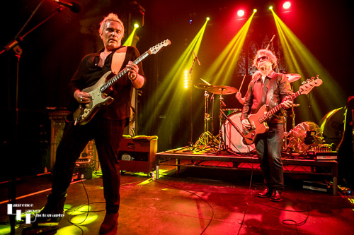 Philip Sayce on vocals & guitar, Sam Bolle on bass