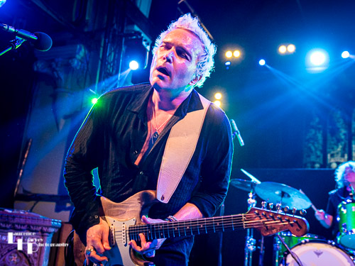 Philip Sayce on vocals & guitar