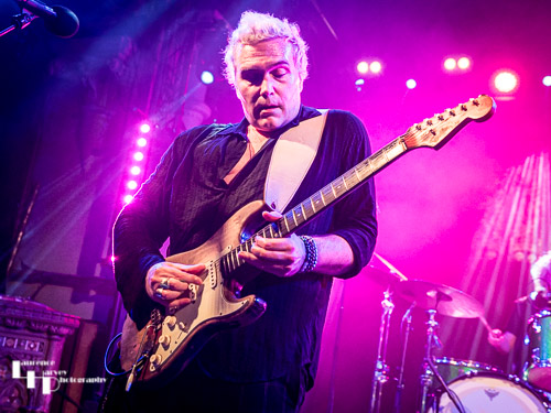 Philip Sayce on vocals & guitar