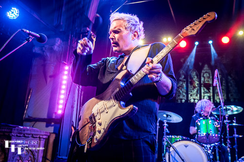 Philip Sayce on vocals & guitar