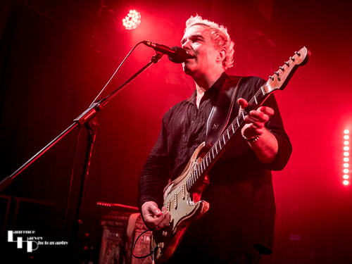 Philip Sayce on vocals & guitar