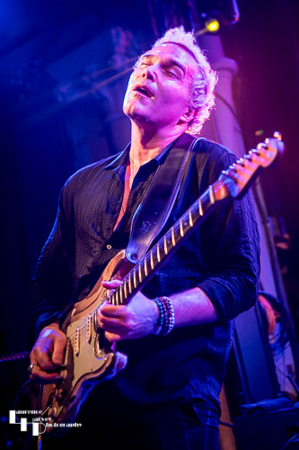 Philip Sayce on vocals & guitar