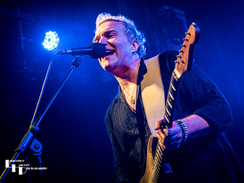 Philip Sayce on vocals & guitar