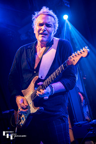 Philip Sayce on vocals & guitar