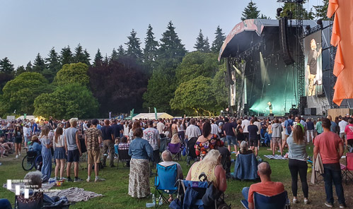 The Forest Live with Rag 'n' Bone Man on stage