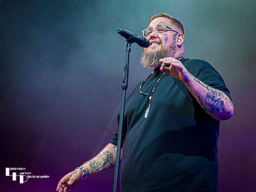 Rag 'n' Bone Man (aka Rory Graham) on vocals