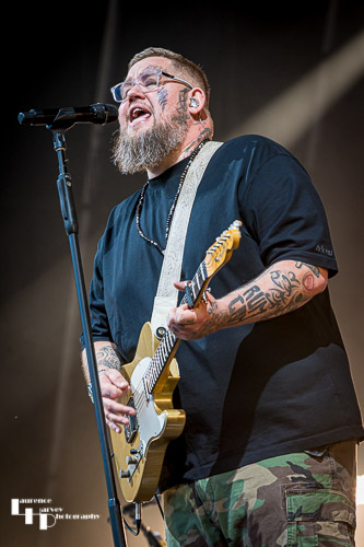 Rag 'n' Bone Man (aka Rory Graham) on vocals