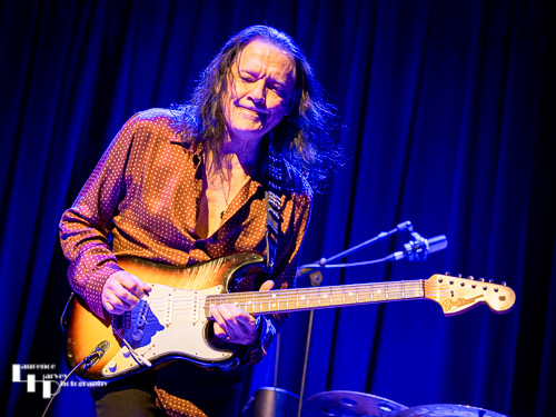 Robben Ford on guitar & vocals