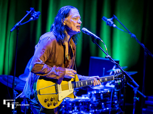 Robben Ford on guitar & vocals
