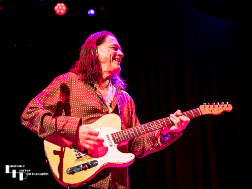 Robben Ford on guitar & vocals
