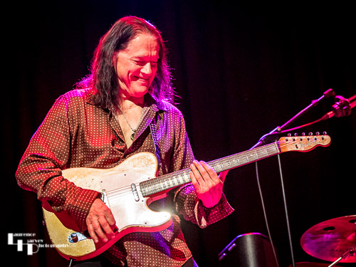 Robben Ford on guitar & vocals