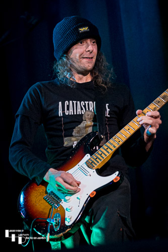 David Simpson on vocals & guitar