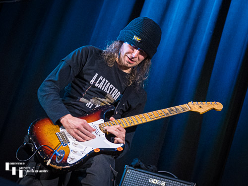 David Simpson on vocals & guitar