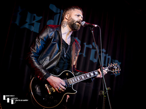 Ross Harding on vocals & guitar