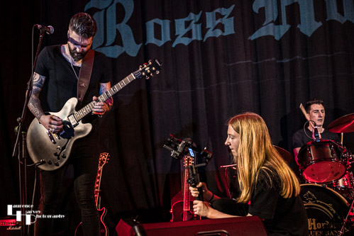 Ross Harding on vocals & guitar