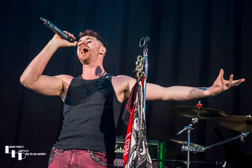 Simon Ball on vocals