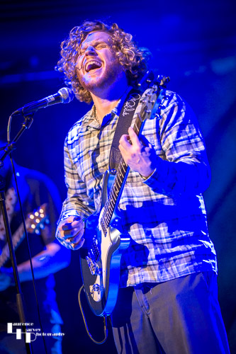 Leo Robarts on lead vocals & guitar