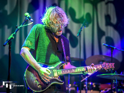 Piers Mortimer on lead guitar