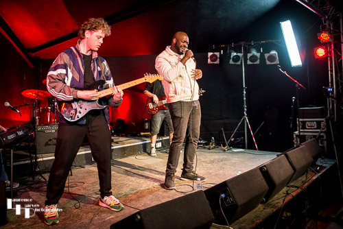 Joey Garande on vocals & Otto Weinhart on guitar