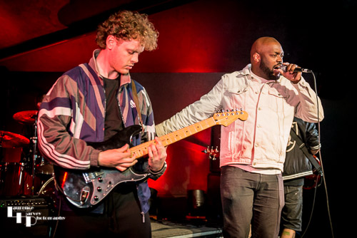Joey Garande on vocals & Otto Weinhart on guitar