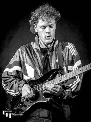 Otto Weinhart on guitar