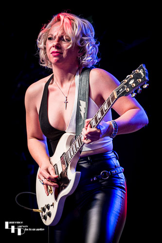 Samantha Fish on vocals & guitar