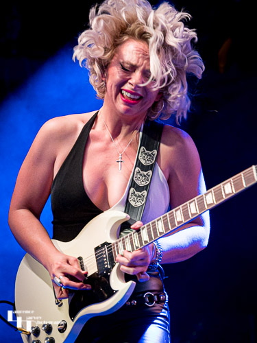 Samantha Fish on vocals & guitar