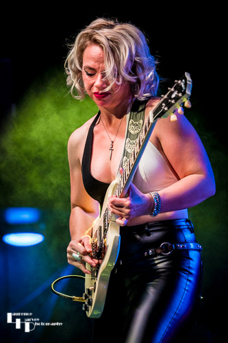 Samantha Fish on vocals & guitar