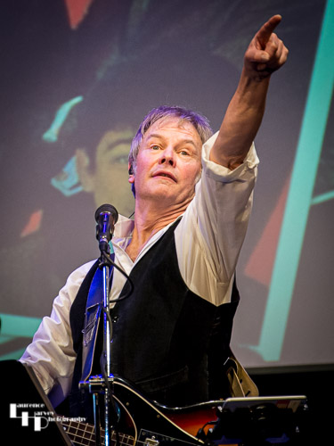 Jerry Langfield on lead vocals & bass