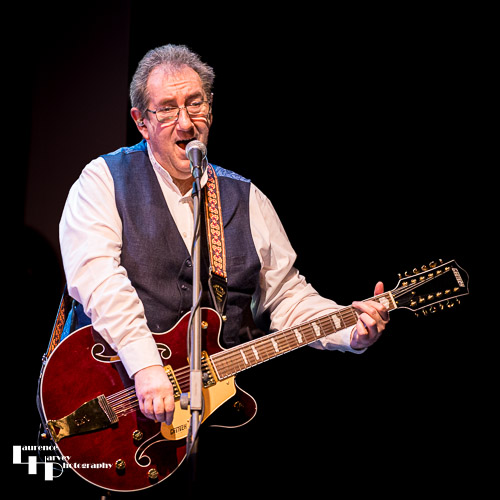 Alan Jenkins on lead guitar