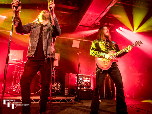 Nathan Hunt on vocals, Derrick Shipp on lead guitar