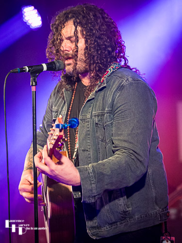 Nathan Hunt on vocals & acoustic guitar