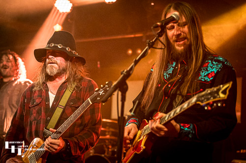 Derrick Shipp & Josh Hamler on guitars