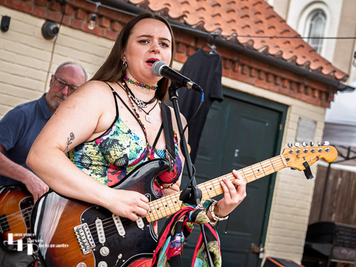 Gemma Elmes on vocals & rhythm guitar