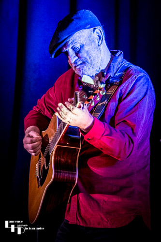 Andy Heasman on guitar & vocals