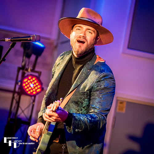 Thomas Heppell on vocals & guitar