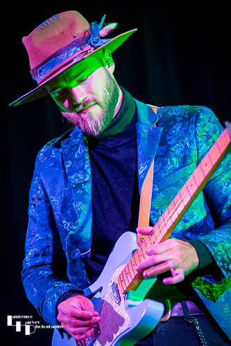 Thomas Heppell on vocals & guitar