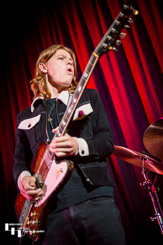 Toby Lee on vocals & lead guitar