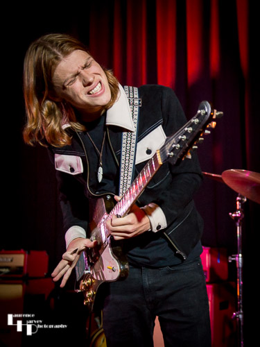 Toby Lee on vocals & lead guitar